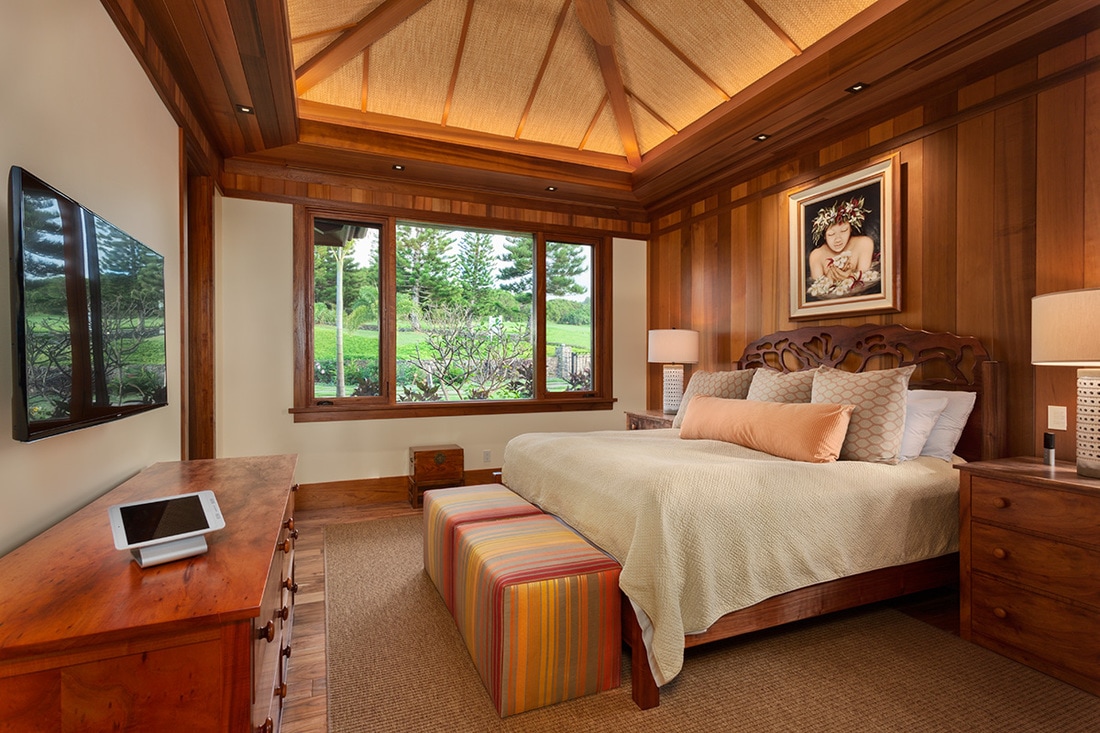 Beautiful guest room in Hawaii.